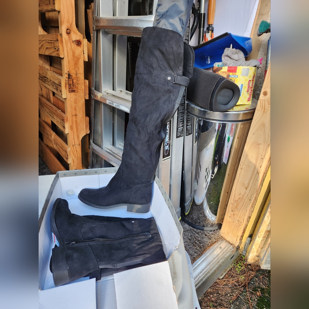 Sun stone size 8 boot